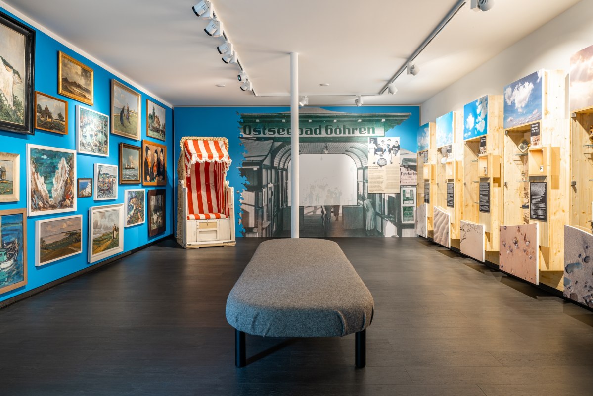 Lokalne muzeum historii M&ouml;nchgut w G&ouml;hren na Rugii i wystawa, &copy; TMV/Gross