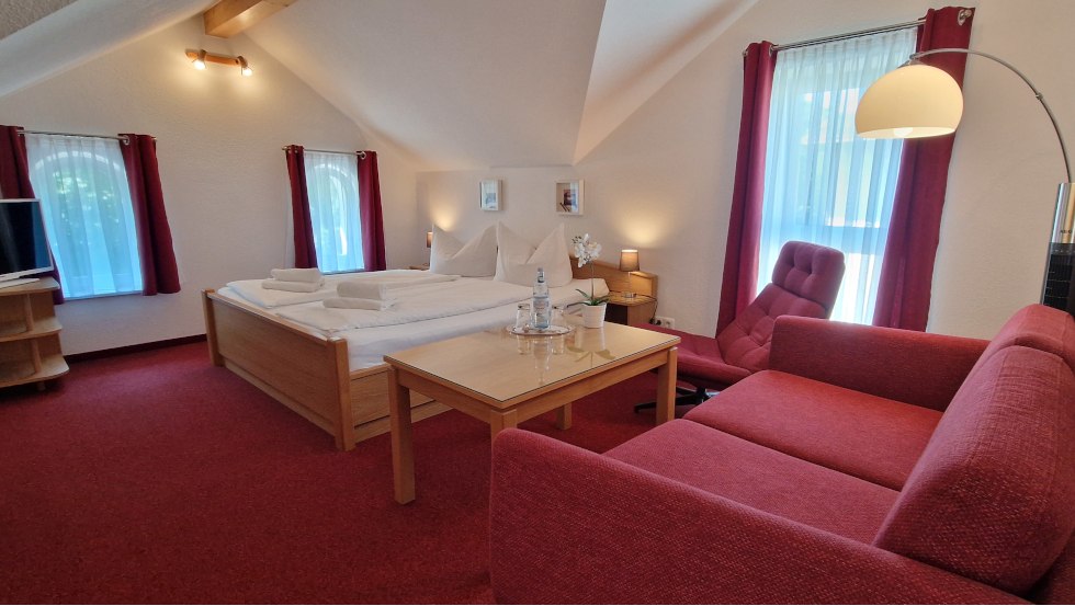 &copy; Pension Harder