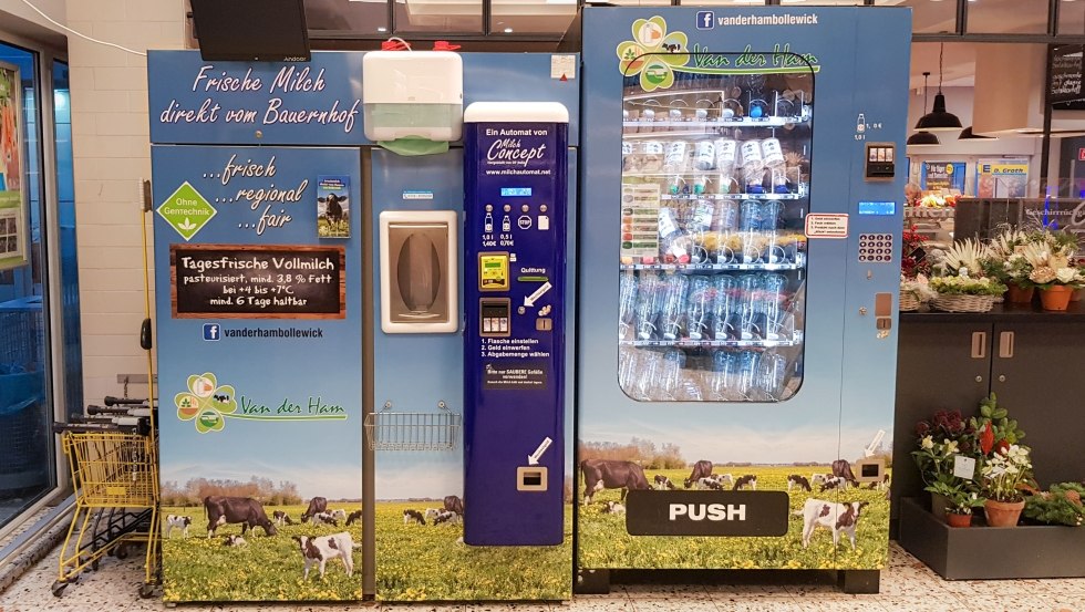 Milk vending machine EDEKA Groth // © Van der Ham Bollewick Milk vending machine EDEKA Groth // © Van der Ham Bollewick