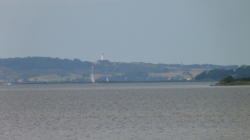 Ciernisty krzew z latarnią morską - punkt orientacyjny Hiddensee, © Ummanz-Information/Bordych