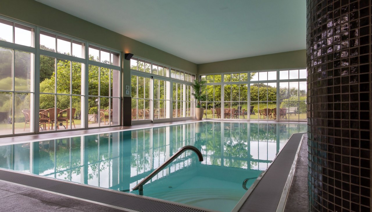 Pool in the wellness area of Schloss Basthorst, © Hotel Schloss Basthorst