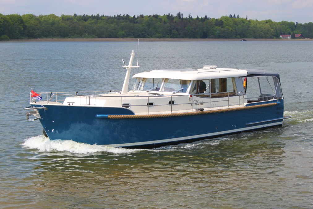 Jachtcharter Halbeck Luna 44, © Reederei Halbeck