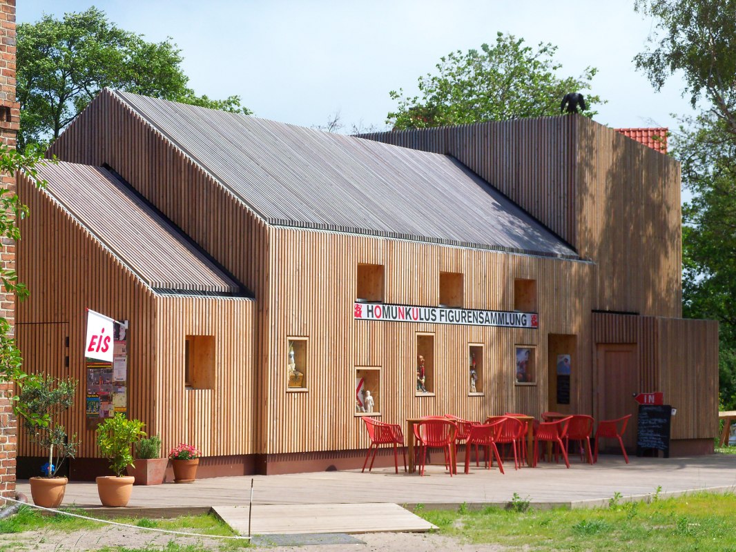 Teatr lalek Homunkulus w Vitte na wyspie Hiddensee. // © Hiddenseer Hafen- und Kurbetrieb Teatr lalek Homunkulus w Vitte na wyspie Hiddensee. // © Hiddenseer Hafen- und Kurbetrieb