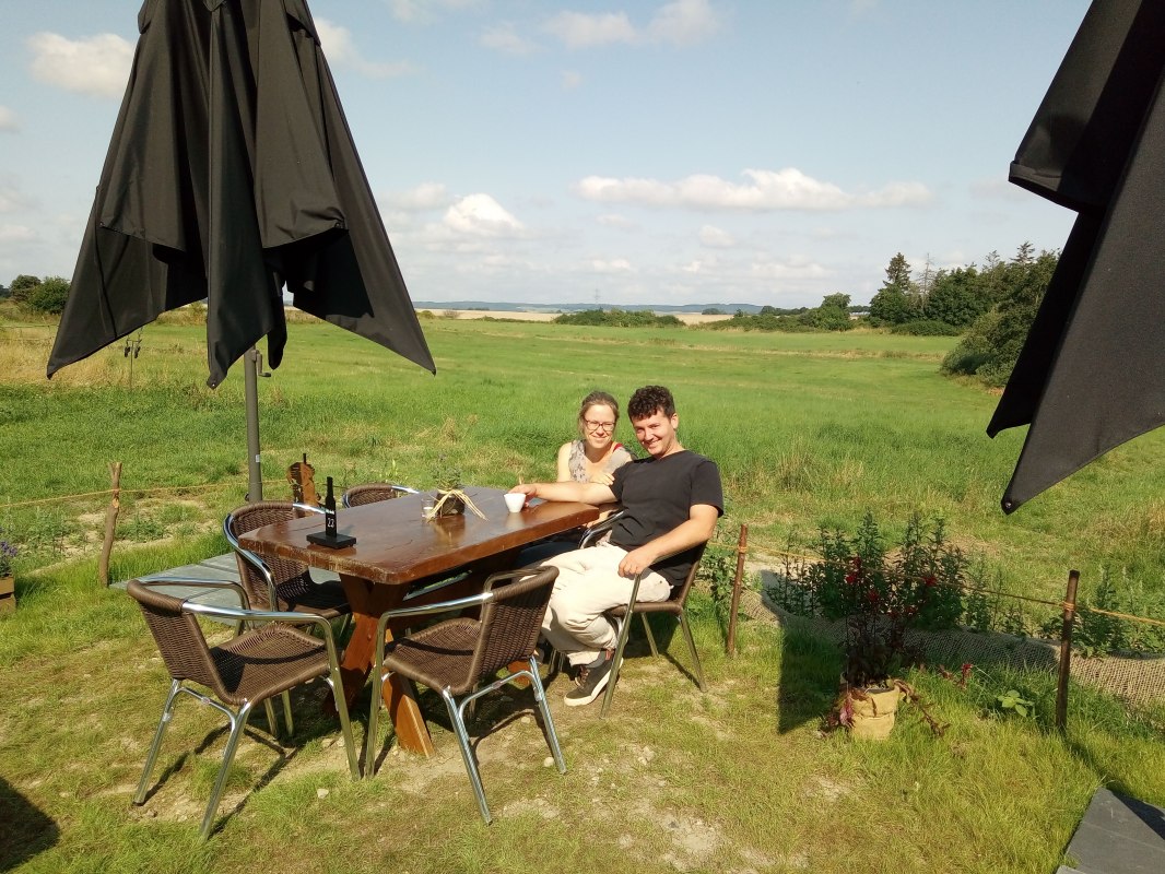 Mirjan and Antje Hornburg-Zeneli on the terrace of our brasserie // &copy; M&auml;rchengarten GbR