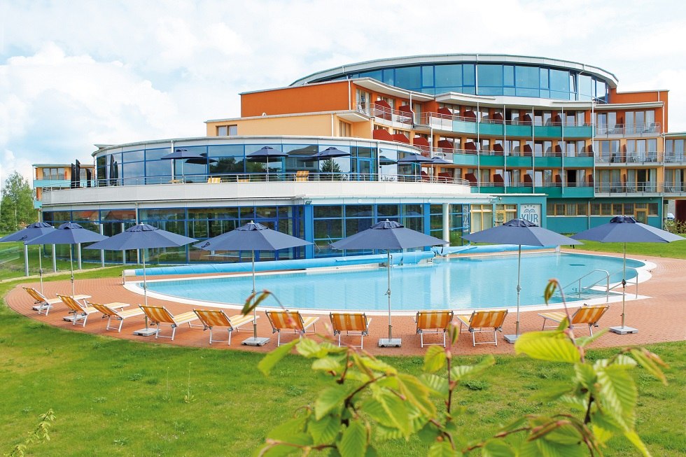 The spa center Waren (Müritz) with thermal brine outdoor pool // © Kurzentrum Waren (Müritz) The spa center Waren (Müritz) with thermal brine outdoor pool // © Kurzentrum Waren (Müritz)