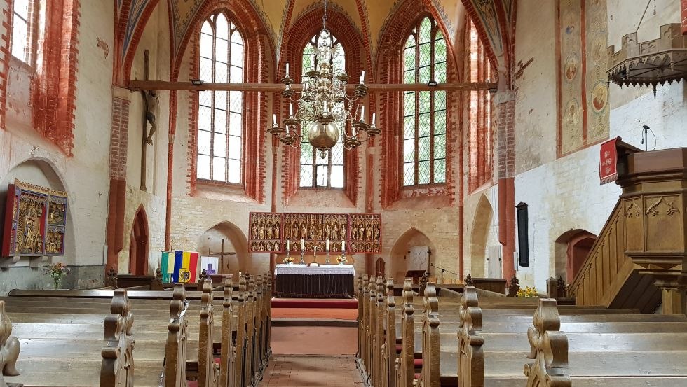 Gezicht op het altaar van de eilandkerk van Poel // © VMO, R. Kral Gezicht op het altaar van de eilandkerk van Poel // © VMO, R. Kral