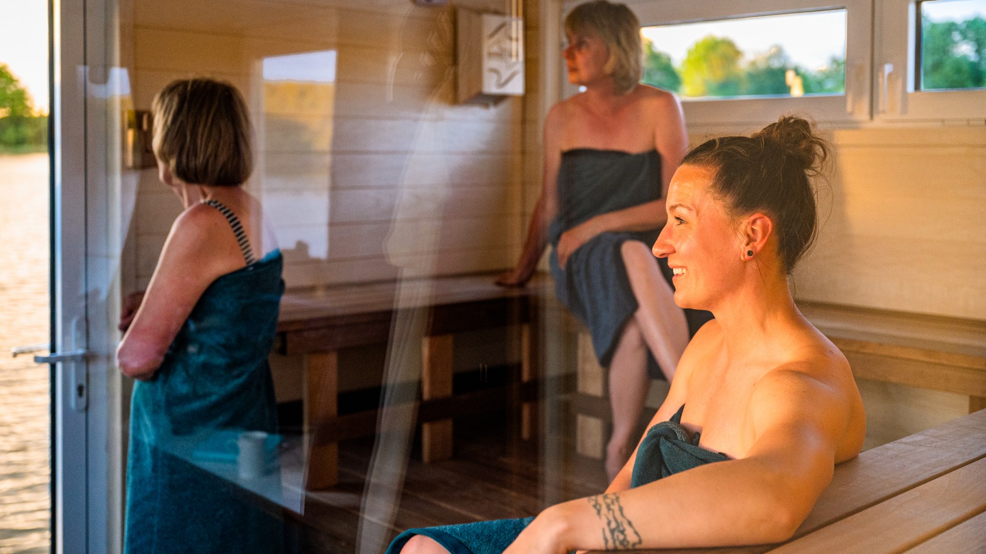 The panoramic windows provide a great view in addition to the sweating. // &copy; MV-T/Tiemann