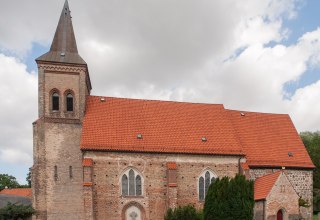 Kościół sfotografowany od strony południowej. // © Frank Burger Kościół sfotografowany od strony południowej. // © Frank Burger