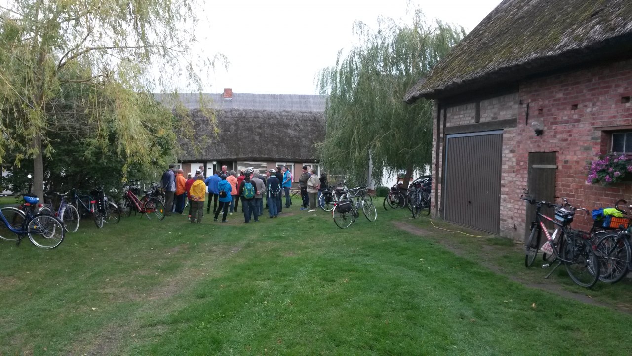 Rust in de blokhut en koffiepauze met heerlijke taart // © Angelika Michaelis Rust in de blokhut en koffiepauze met heerlijke taart // © Angelika Michaelis