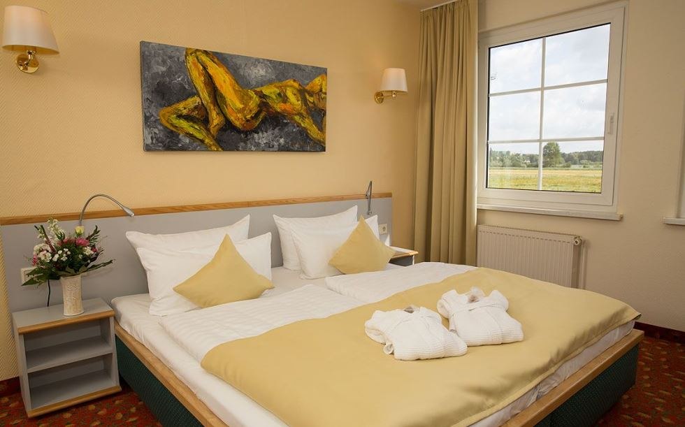 Tweepersoonskamer, © Hotel am Müritz-Nationalpark
