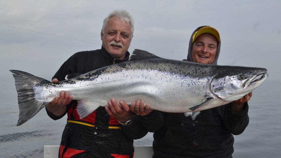 Rondleidingen om te slepen op zalm/zeeforel voor het eiland Rügen, © Guido Jubelt Rondleidingen om te slepen op zalm/zeeforel voor het eiland Rügen, © Guido Jubelt