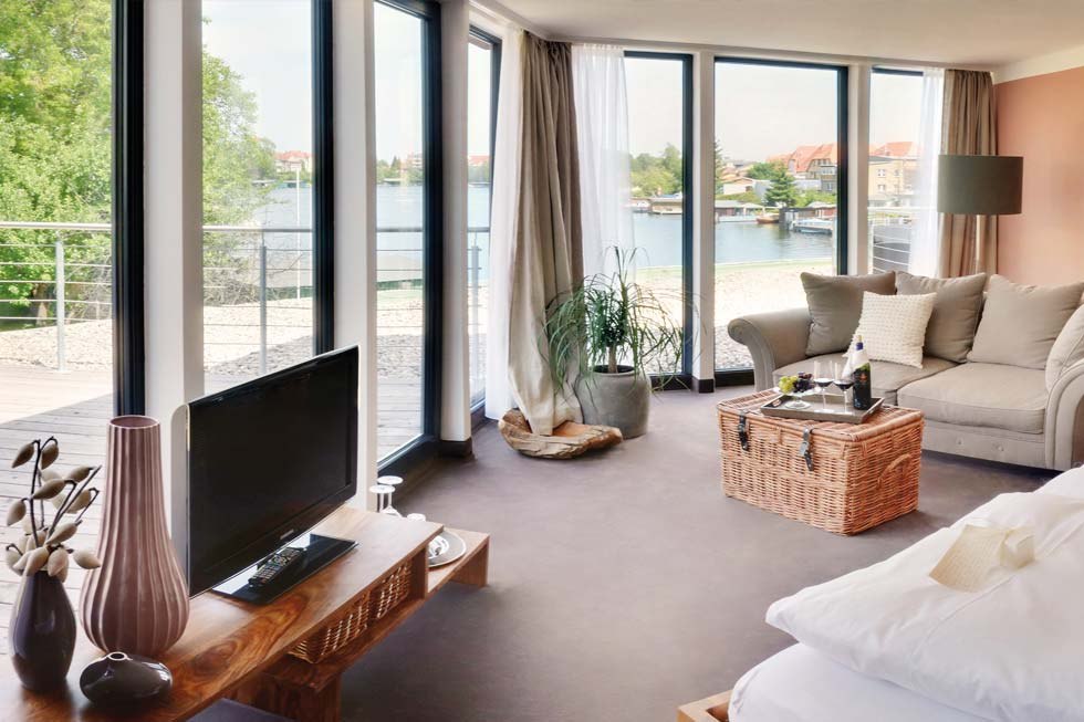 Stijlvolle studio's, met sprookjesachtig uitzicht op het meer op aanvraag, © Hotel Rosendomizil, Malchow