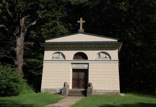 Het Louisen Mausoleum in het paleispark van Ludwigslust., © Gabriele Skorupski