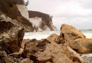 Widok na Ernst Moritz Arndt w Parku Narodowym Sassnitz // © Tourismuszentrale Rügen Widok na Ernst Moritz Arndt w Parku Narodowym Sassnitz // © Tourismuszentrale Rügen
