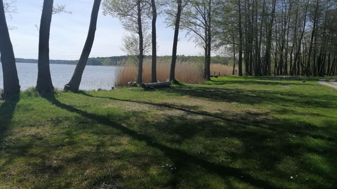 Stanowiska bezpośrednio nad jeziorem Jabel z nieograniczonym widokiem na jezioro, © A. Pape
