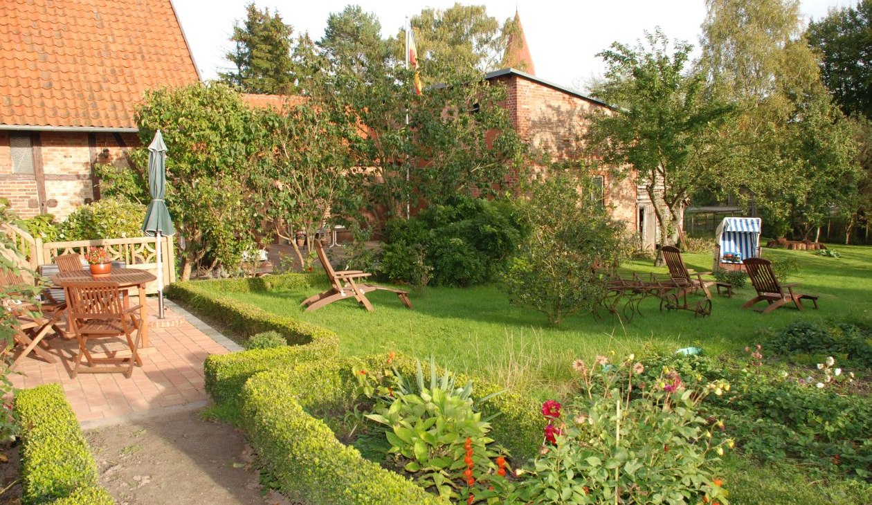 Uitzicht in de tuin van de toeristenboerderij Clewes Grün, © Tourismushof "Clewes Grün" Uitzicht in de tuin van de toeristenboerderij Clewes Grün, © Tourismushof "Clewes Grün"