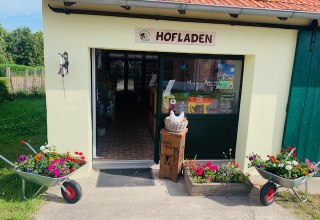 De boerderijwinkel van Kaup van buiten // &copy; Carolin Kaup