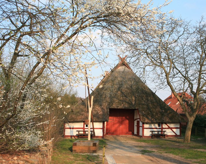 Niskie niemieckie gospodarstwo Hufe 1 w skansenie Schwerin-Mue&szlig;, &copy; Volker Janke