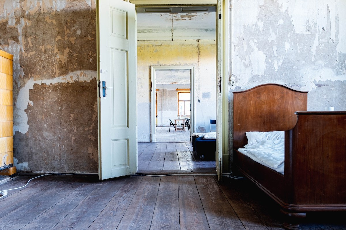 Een van de kamers in het Rossin landhuis, &copy; Verein Schl&ouml;sser und Herrenh&auml;user MV / Lars  Schoenherr