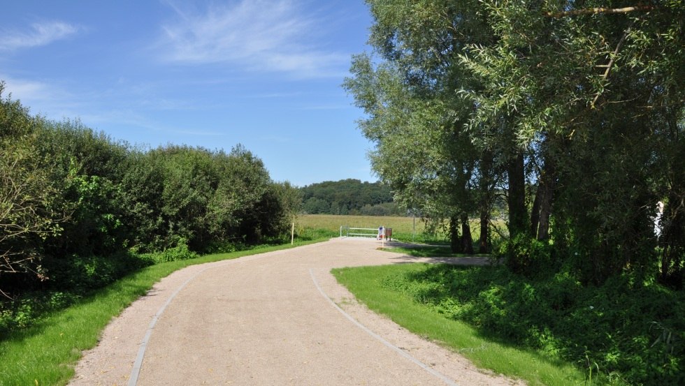 Twee parkeerplaatsen direct bij de visstek zorgen voor drempelvrije toegankelijkheid, © TMV