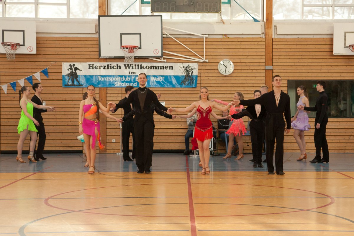 The tournament couples are looking forward to seeing you // &copy; Robert Weber