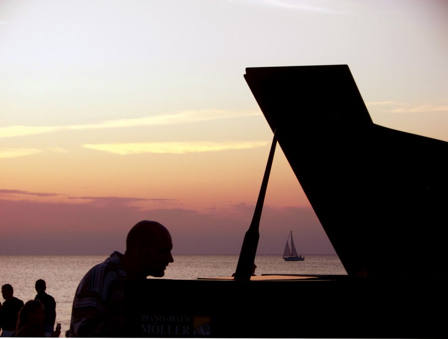 PIANOCONCERT BIJ ZONSONDERGANG, © Gerlach-Sunset-1B.jpg PIANOCONCERT BIJ ZONSONDERGANG, © Gerlach-Sunset-1B.jpg