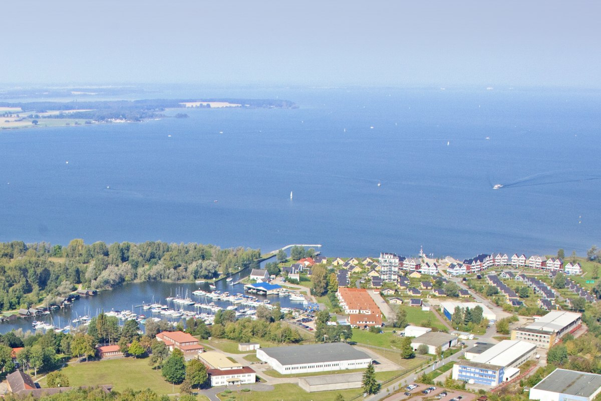 Marina M&uuml;ritz: cumowanie w wyjątkowej lokalizacji, &copy; KUHNLE-TOURS