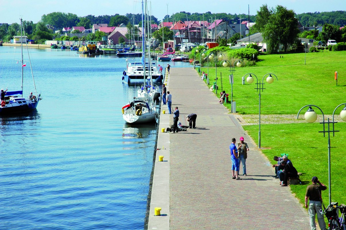 Pier met aanlegplaatsen voor boten. // &copy; Pomorze Zachodnie