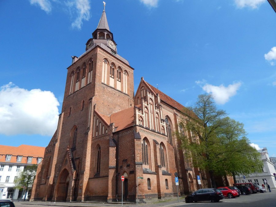 Pfarrkirche web, © Dan Petermann