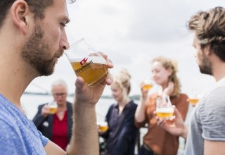Verkosten Sie ausgewählte Störtebeker Brauspazialitäten // © Störtebeker Braumanufaktur GmbH Verkosten Sie ausgewählte Störtebeker Brauspazialitäten // © Störtebeker Braumanufaktur GmbH