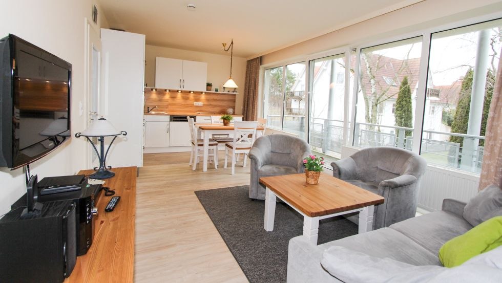 Woonkamer en keuken van een H&P vakantiehuis, &copy; H & P Touristik GmbH