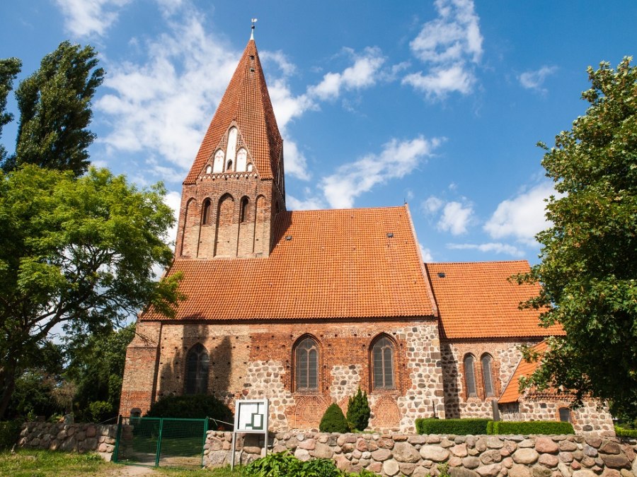 Kościół sfotografowany od strony południowej, © Frank Burger
