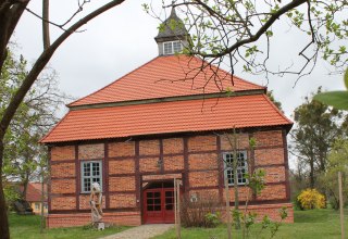 A popular meeting place for art lovers: the Remplin Art Chapel. // © Thomas Koch A popular meeting place for art lovers: the Remplin Art Chapel. // © Thomas Koch