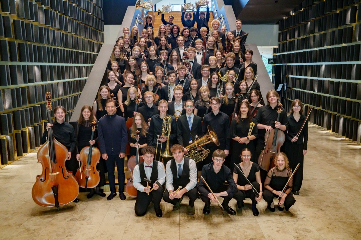 Groepsfoto van het Young International Orchestra // © Rene Jakobson Groepsfoto van het Young International Orchestra // © Rene Jakobson
