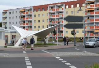 Stacja obsługi autobusów Binz - Hypershell z Müther -. // © Tourismuszentrale Rügen Stacja obsługi autobusów Binz - Hypershell z Müther -. // © Tourismuszentrale Rügen