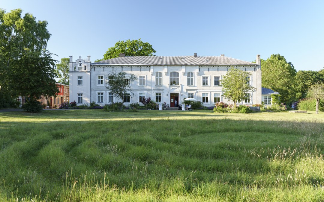 Buitenaanzicht van het landhuis Roggow, © Herrenhaus Roggow