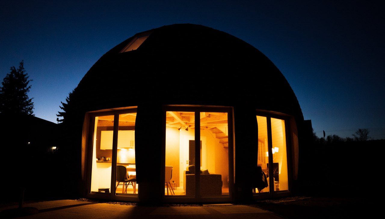 A ball house at night, &copy; starringmotion.com