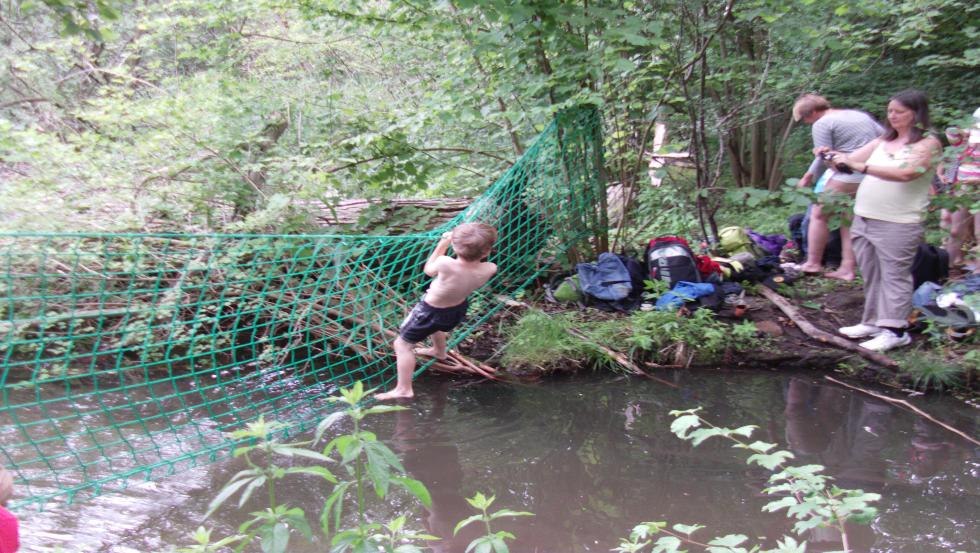 Pełna przygód przeprawa przez rzekę, © Abenteuer in Mecklenburg-Vorpommern
