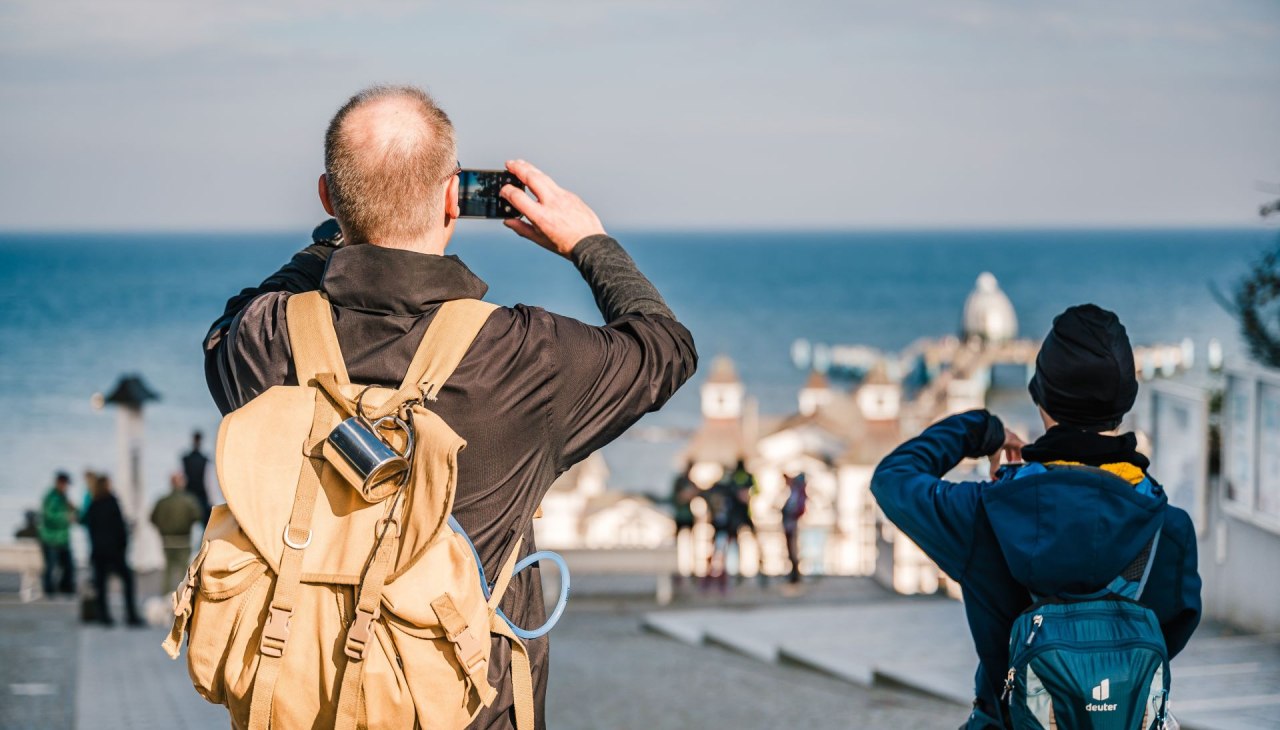 Spectators at the Rügen 2024 mega march by the water, © TVR / Mirko Boy