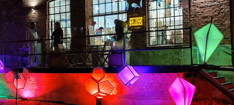 &copy; Janos Freuschle