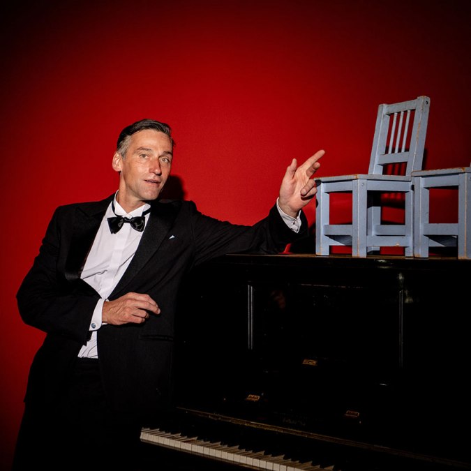 Theater_Vorpommern_VorstellBar_mit_Hannes_Rittig_©_Peter_van_Heesen Kopie, © Peter van Heesen
