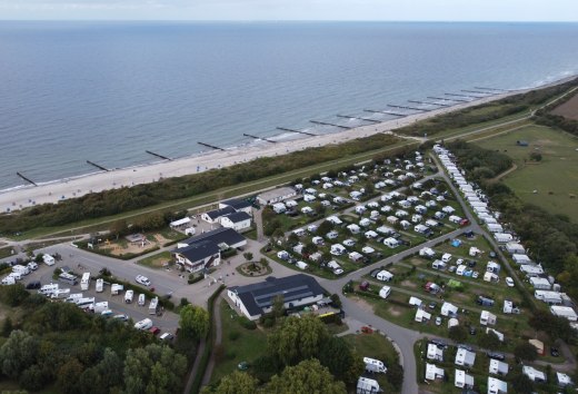 Vakantie op een camping aan de kust // © BVCD/MV (e.V) Vakantie op een camping aan de kust // © BVCD/MV (e.V)