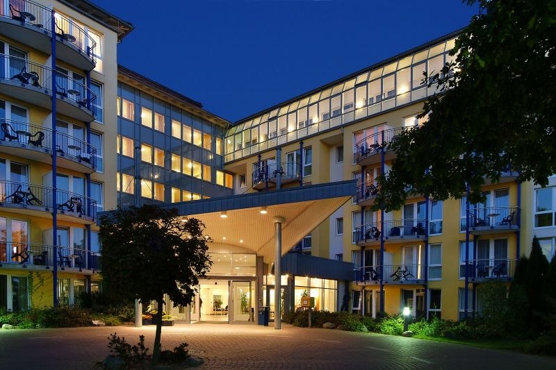 s Nachts verlicht: IFA Rügen Hotel & Vakantiepark, © IFA Rügen Hotel & Ferienpark