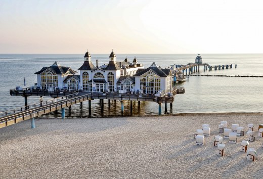 De pier in Sellin op het eiland R&uuml;gen nodigt uit tot een wandeling, ongeacht het weer. // &copy; MV-T/Gohlke