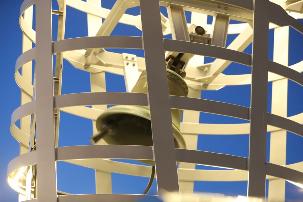 Rozbrzmiewają dzwony zatopionego miasta Vineta, © Henry Böhm - Glocken Koserow Seebrücke.jpg