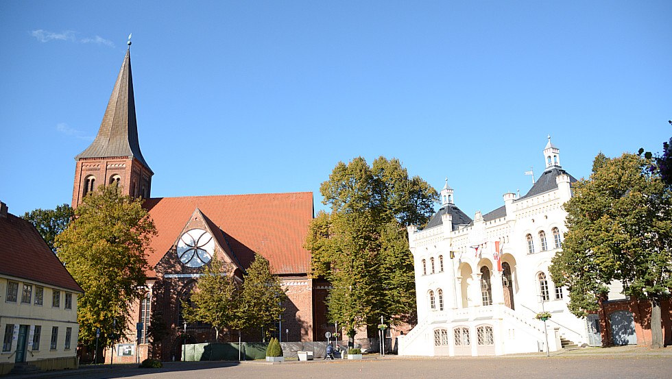 Kościół św. Bartłomieja w Wittenburgu i ratusz w Demmler, © Tourismusverband Mecklenburg-Schwerin
