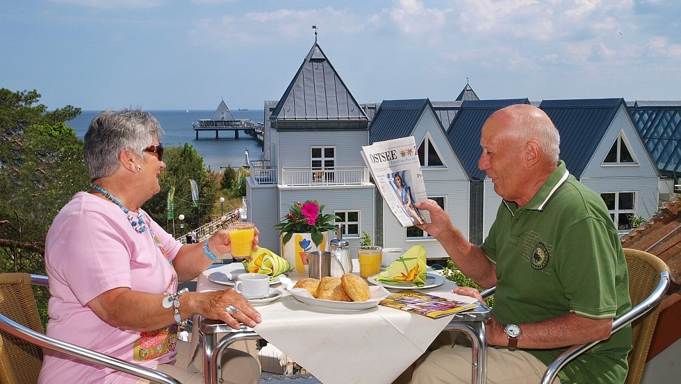 Koffiepauze op het terras van de flat // © Kurhotel zu Heringsdorf GmbH & Co. KG Koffiepauze op het terras van de flat // © Kurhotel zu Heringsdorf GmbH & Co. KG