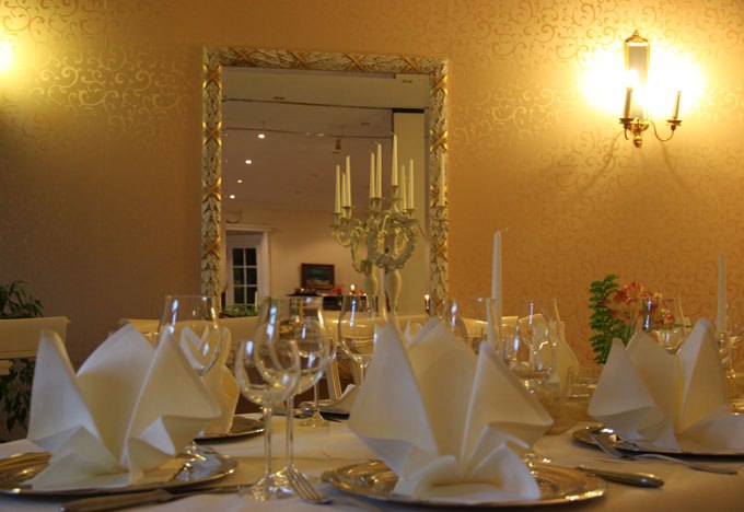 Tafel Weißer Salon, © Hotel Erbprinz Tafel Weißer Salon, © Hotel Erbprinz