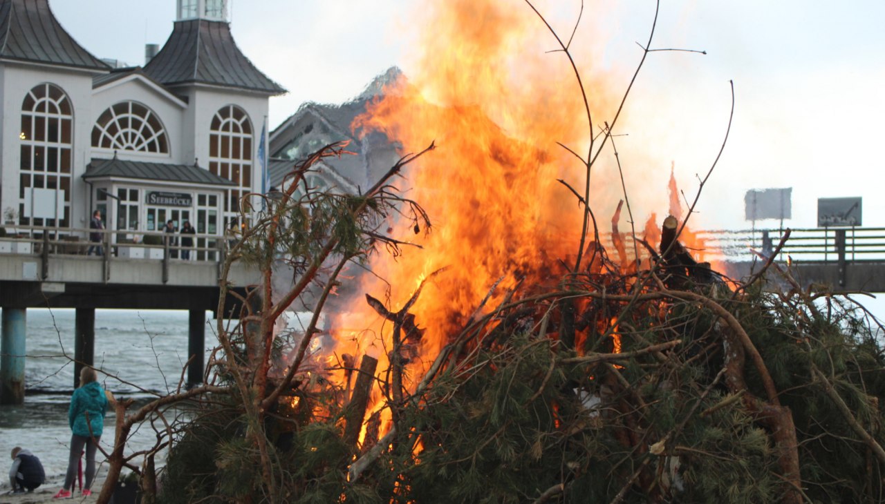 Easter bonfire, &copy; kv