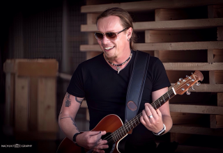 &copy; Nachlik Photography